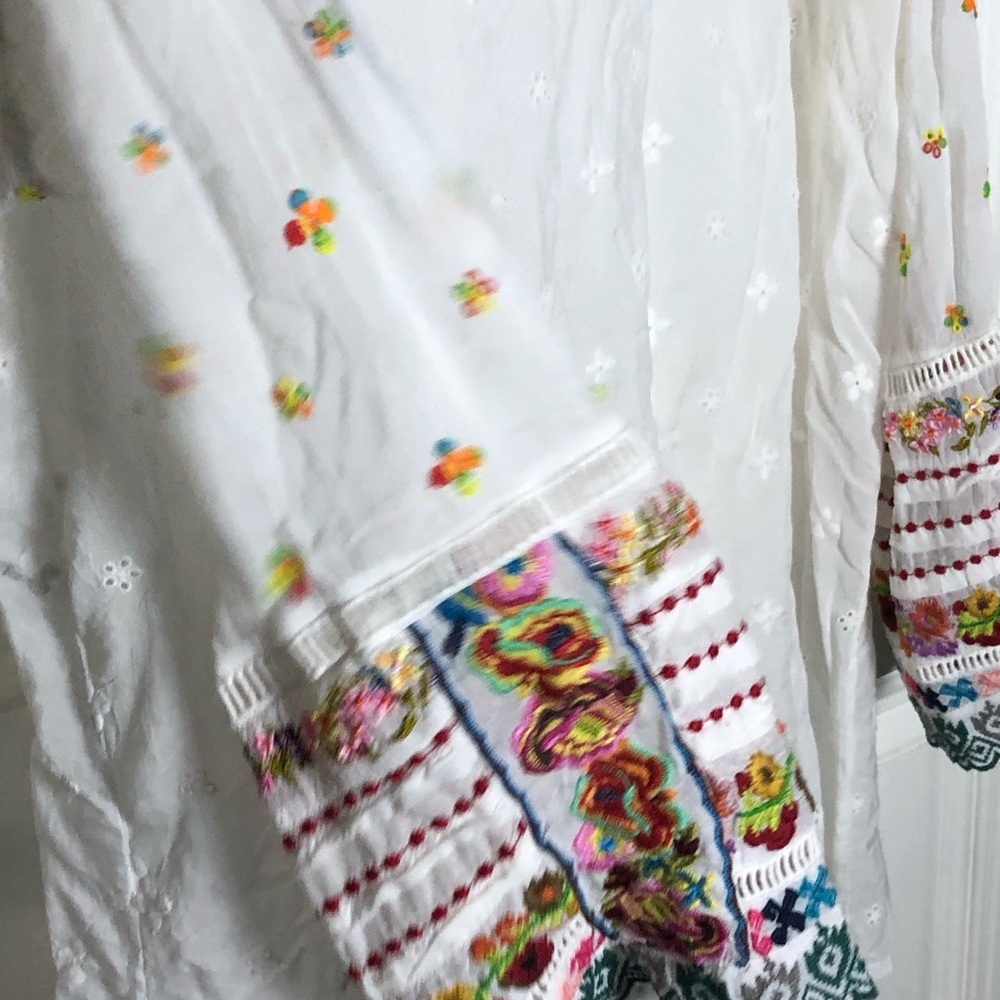 Johnny Was White Eyelet Simple All Over Embroidered Cuffs Peasant Tunic Blouse - Picture 11 of 14